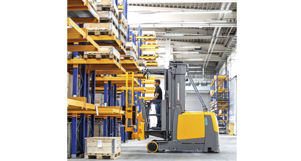 Jungheinrich unveils revolutionary ‘two shifts, one charge’ Kombi Stacker