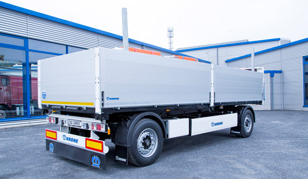 Robust and functional: Krone`s new building materials trailer