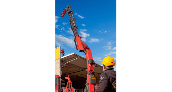 New to the market – PALFINGER presents fall protection for the loader crane