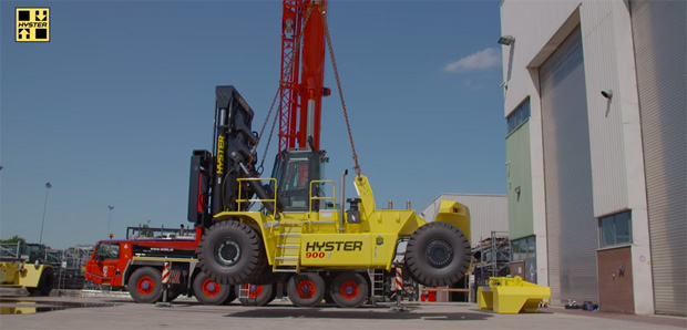 2-part stevedoring forklift for lifting in ships` hull