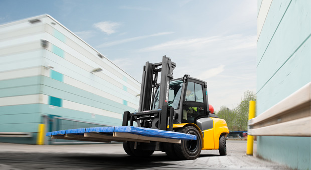 Jungheinrich achieves new heights with Series 5 I.C. engine powered counterbalance trucks