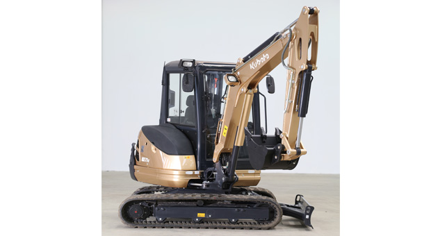 Kubota UK donates its special edition ‘Gold Digger’ to construction charity The Lighthouse Club