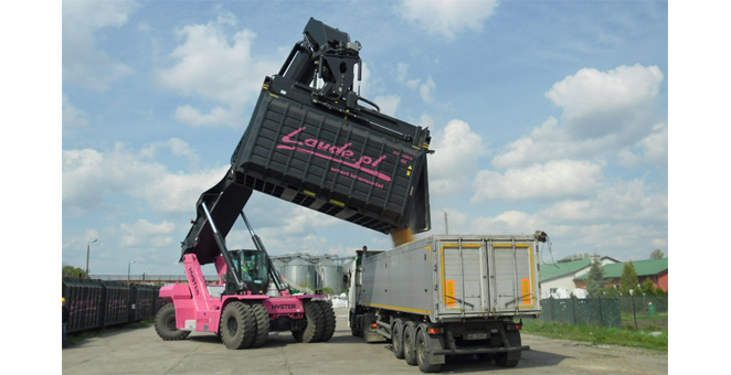 Hyster Custom Container Pivot Attachment turns recycling upside down