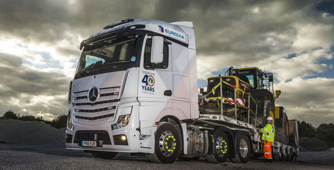 Eurovia puts safety first with Mercedes-Benz Actros and King low-loader