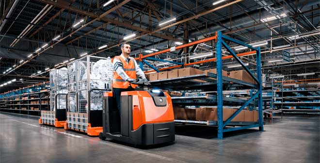 Toyota Material Handling UK share knowledge at The Manufacturing Management Show