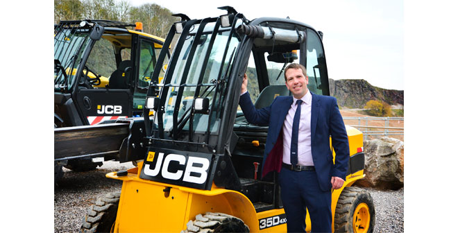 7 Top Tips to being safe and productive by David Banks - Waste & Recycling Sector at JCB