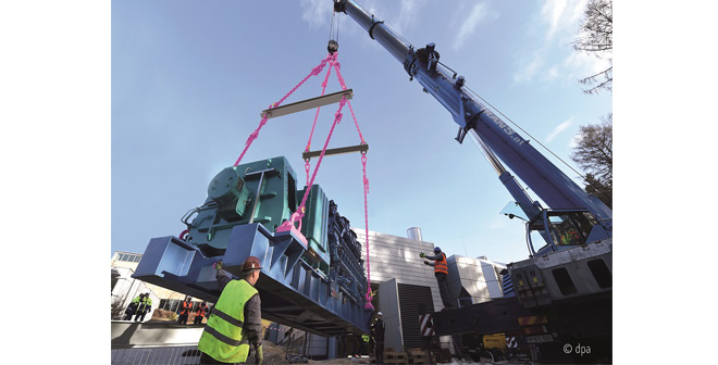 RUD manufacture and supply heavy duty lifting equipment upto 250 onnes