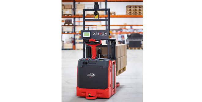 Linde Material Handling showcases latest robotic truck at IntraLogisteX
