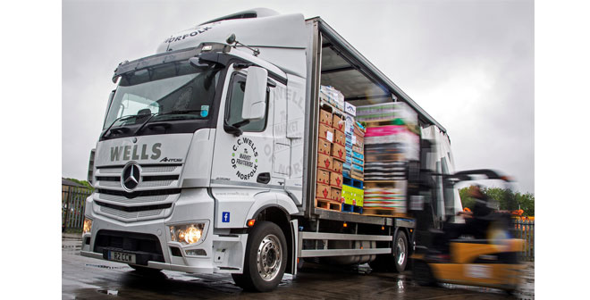 Fruit and veg merchant adopts a fresh approach with low-height Mercedes-Benz Antos