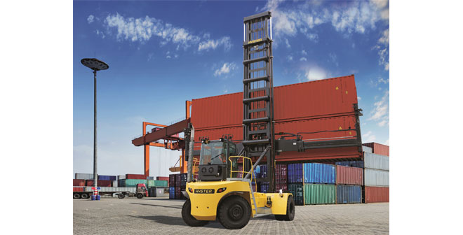 New Hyster 11t Empty Container Handler lifts two reefers with ease
