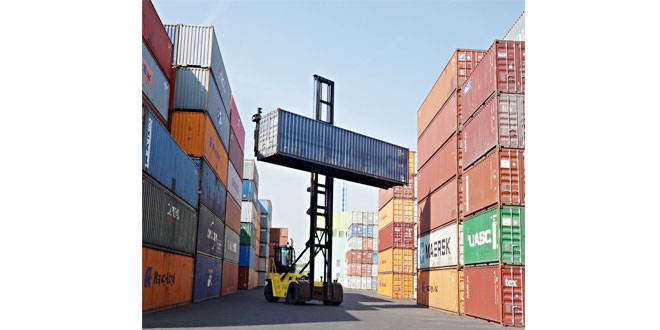 Carbon neutral container terminal trials Hyster Empty Container Handler