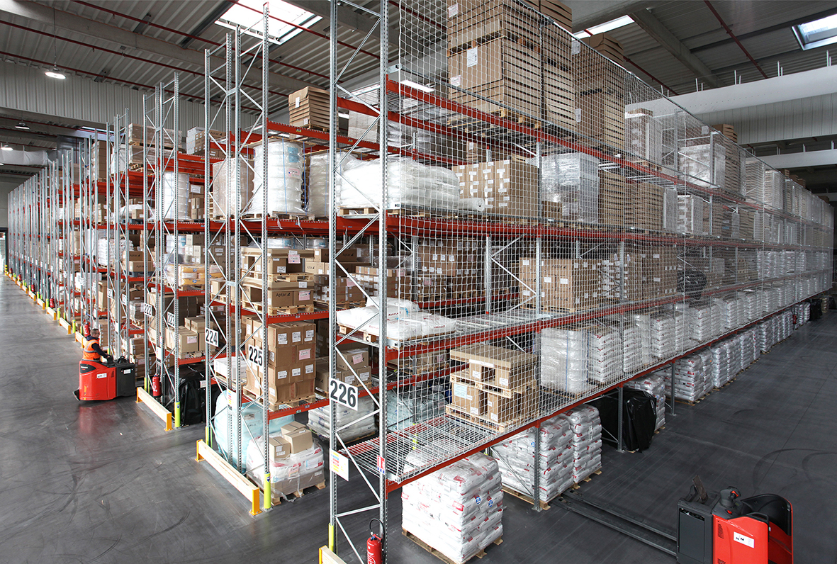 AR Racking installs 20000 m2 of warehouse for ATA Logistique in Heudebouville France