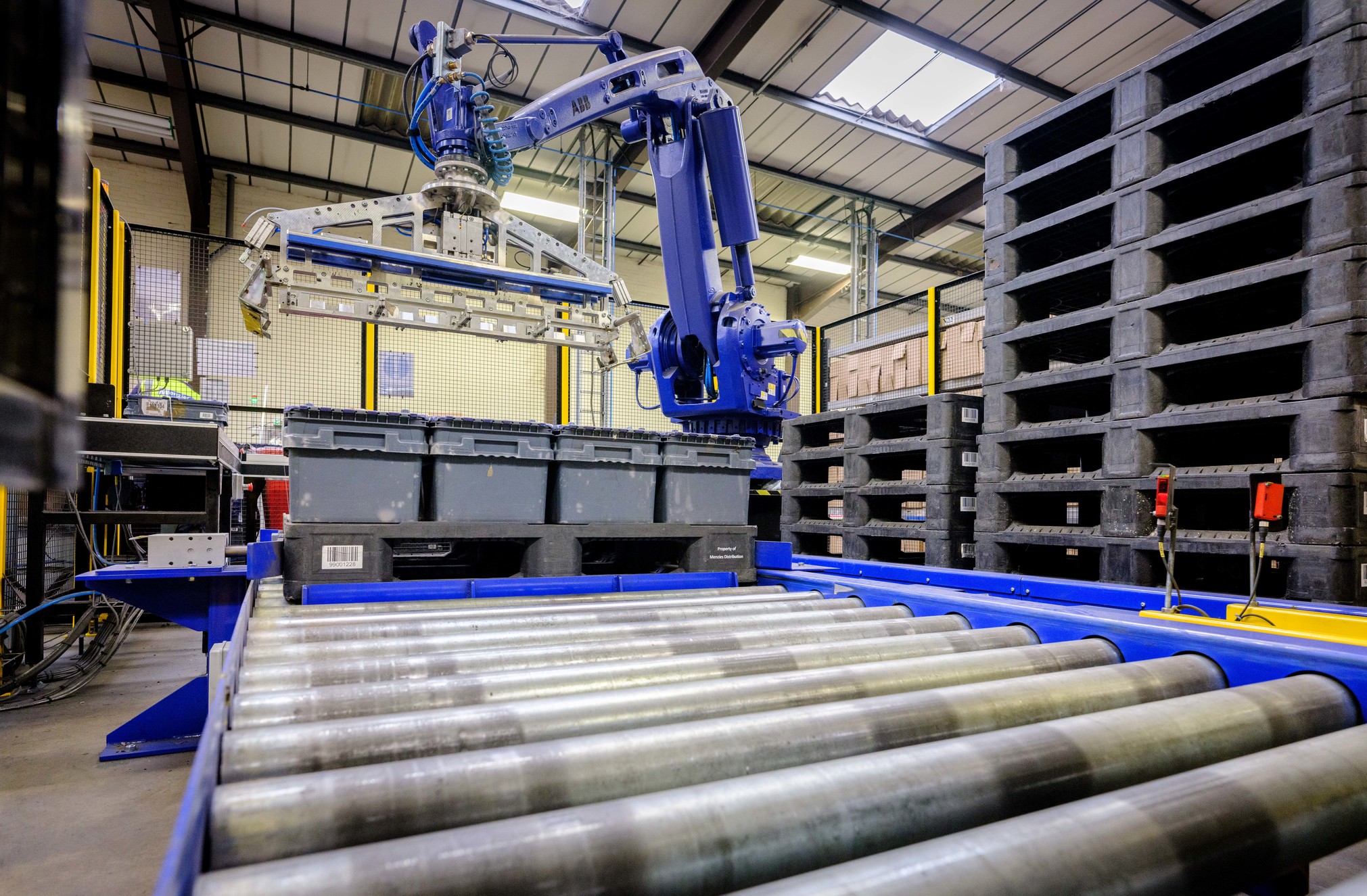 Menzies saves money with plastic pallets