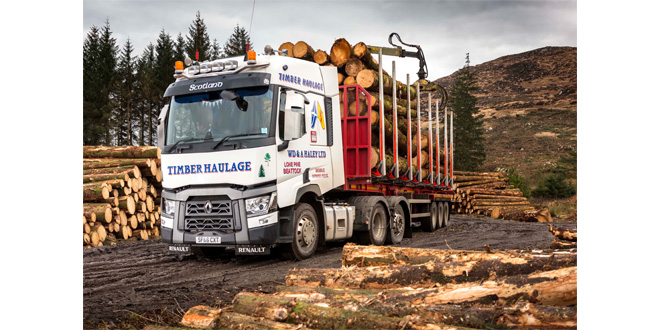 Renault trucks range t520 tag axles are logs on favorite with WD & A Haley