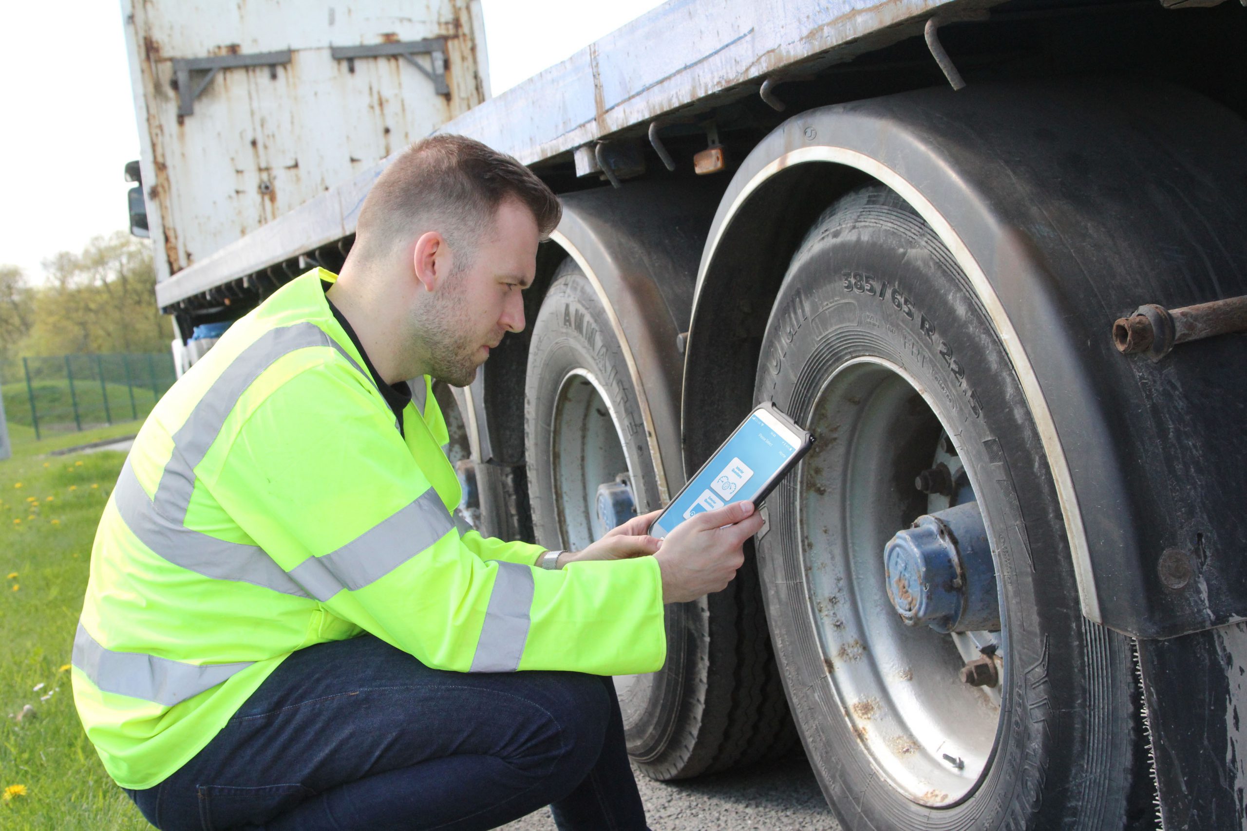 Kinesis Vehicle Inspection App Keeps Fleets on the Road