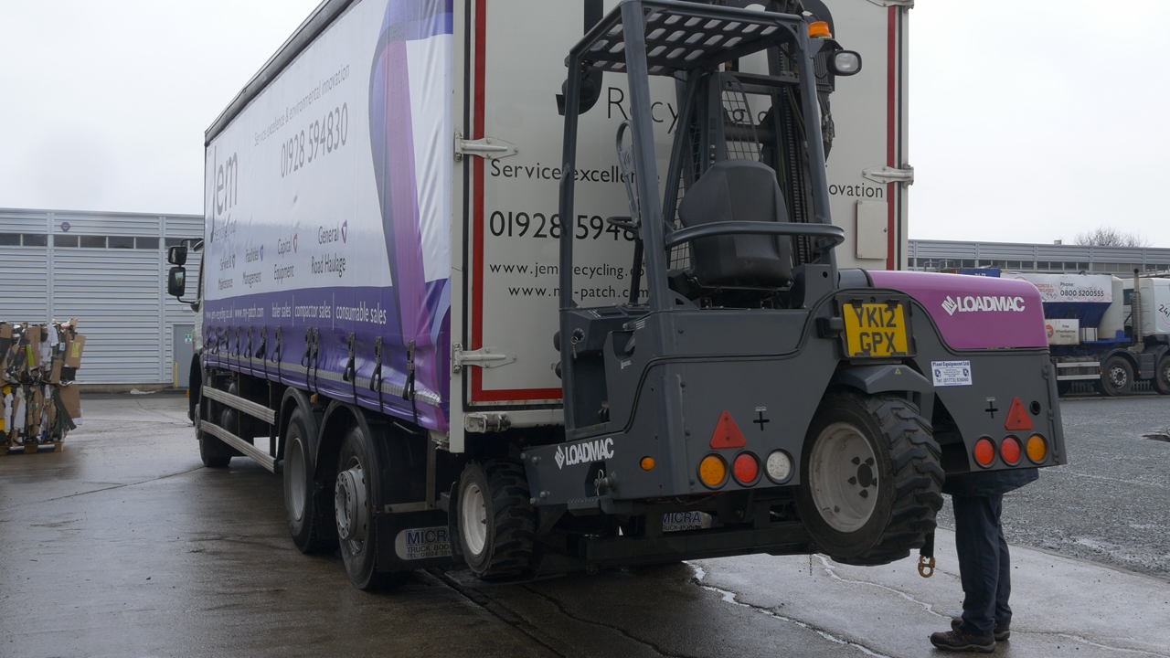 New Loadmac 220 is a UK first for Jem Recycling