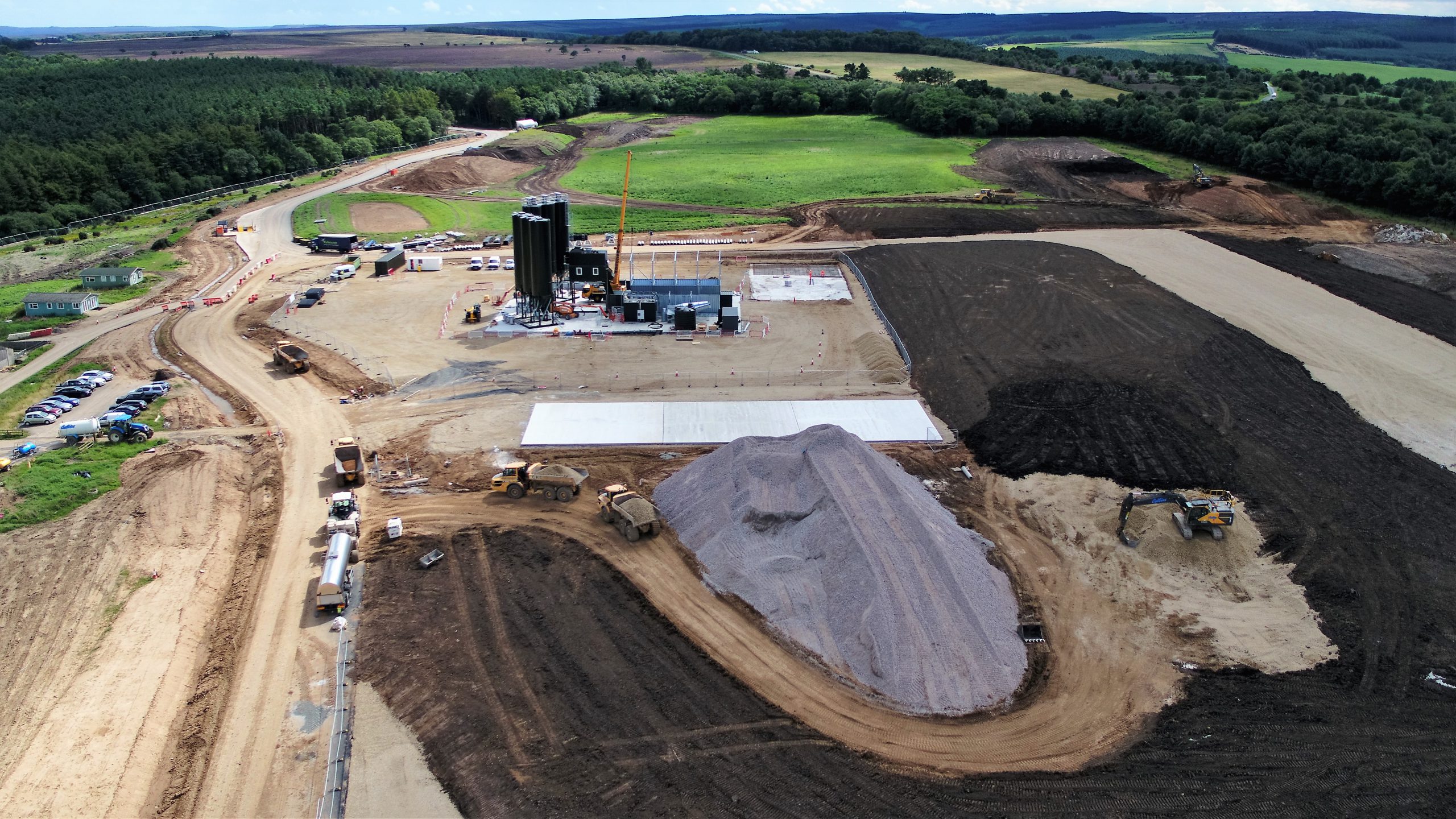 AGGREGATE INDUSTRIES DIGS DEEP TO PROVIDE 100K TONNE SPEC
