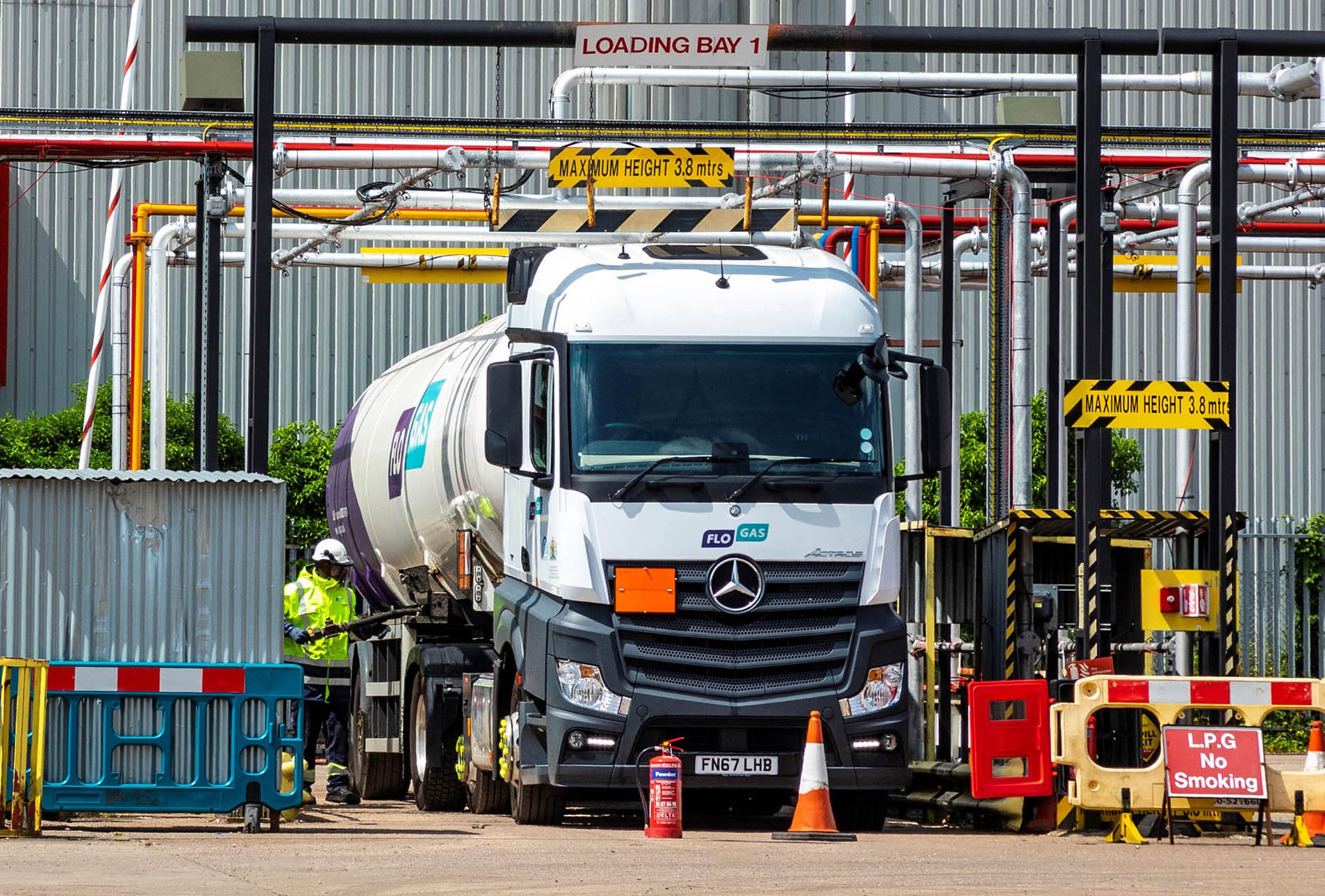 Flogas taps into Mercedes-Benz Actros safety and fuel-efficiency