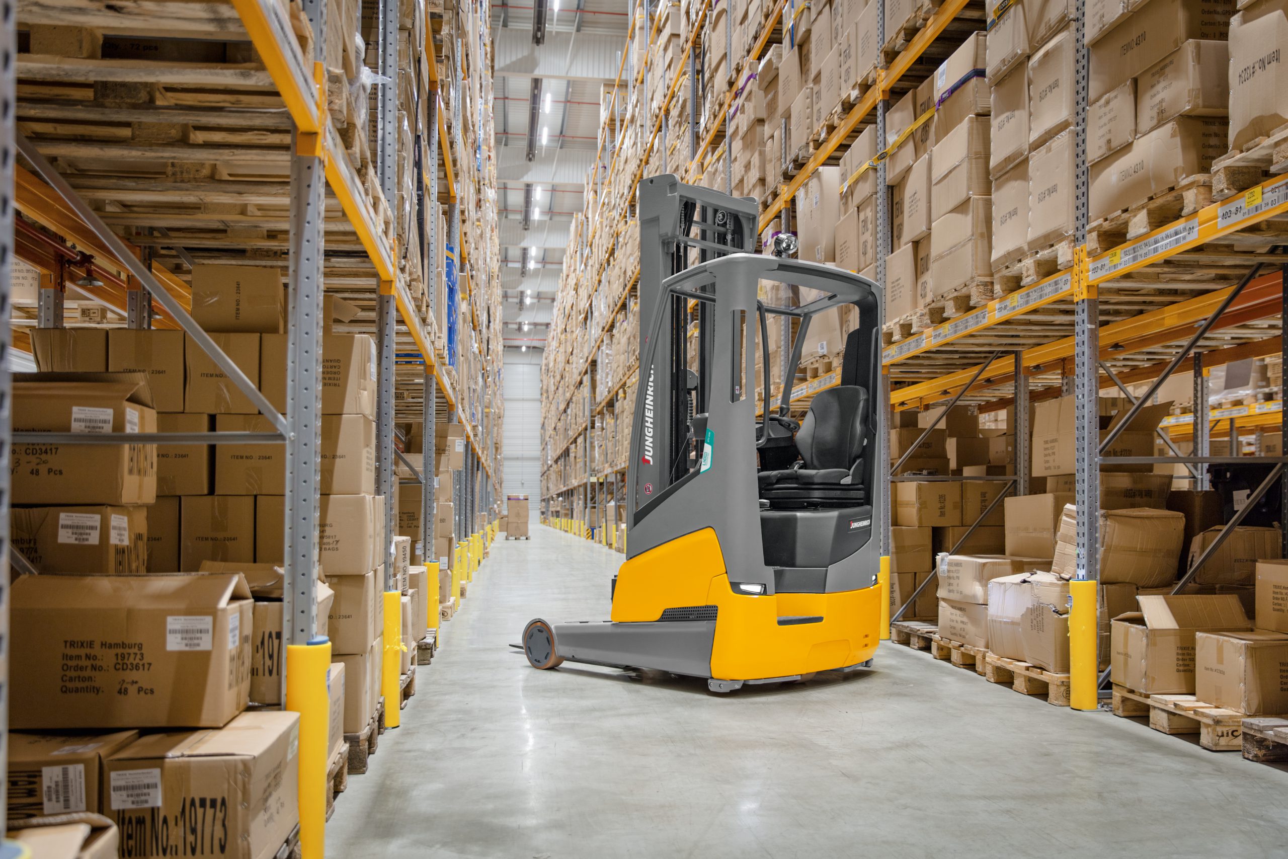 Major lithium-ion order from Mexico 19 ETV 216i Jungheinrich reach trucks for Seglo Logistics
