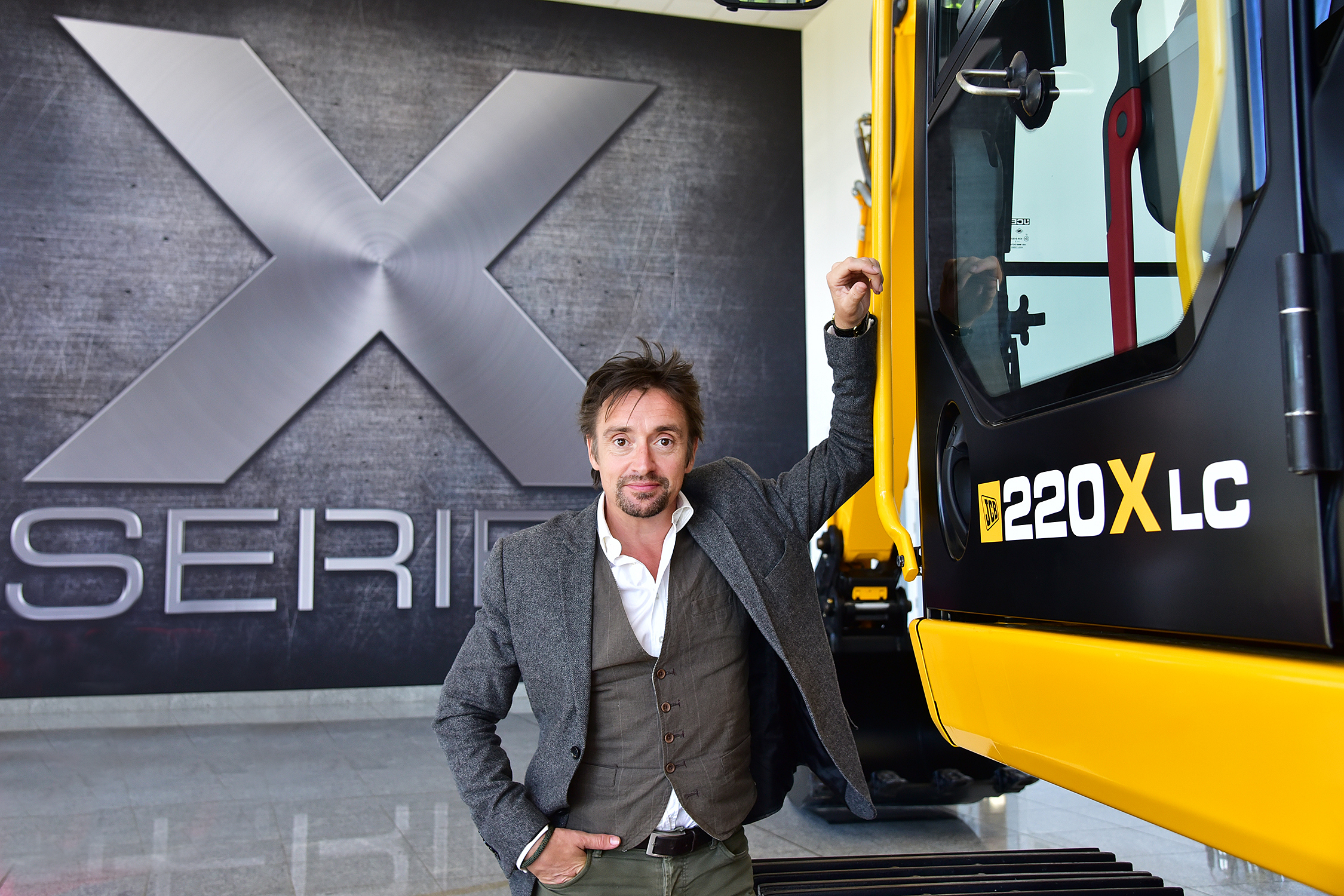 RICHARD HAMMOND PUTS JCB MACHINES THROUGH THEIR PACES