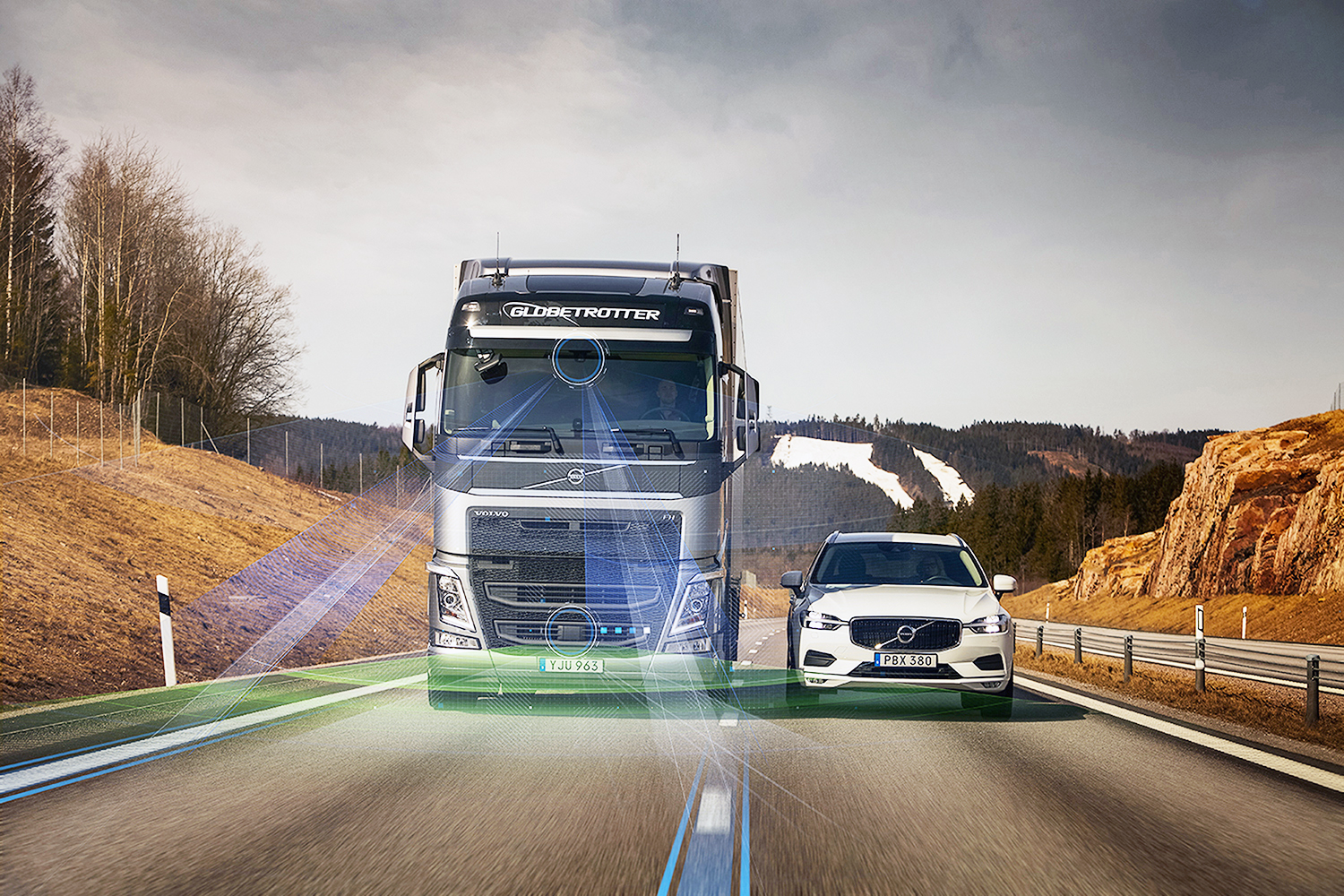 Volvo Trucks introduces its new driver support systems based on Volvo Dynamic Steering