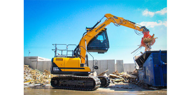 The Hyundai HX140L fitted with a Kocurek hi-rise cab