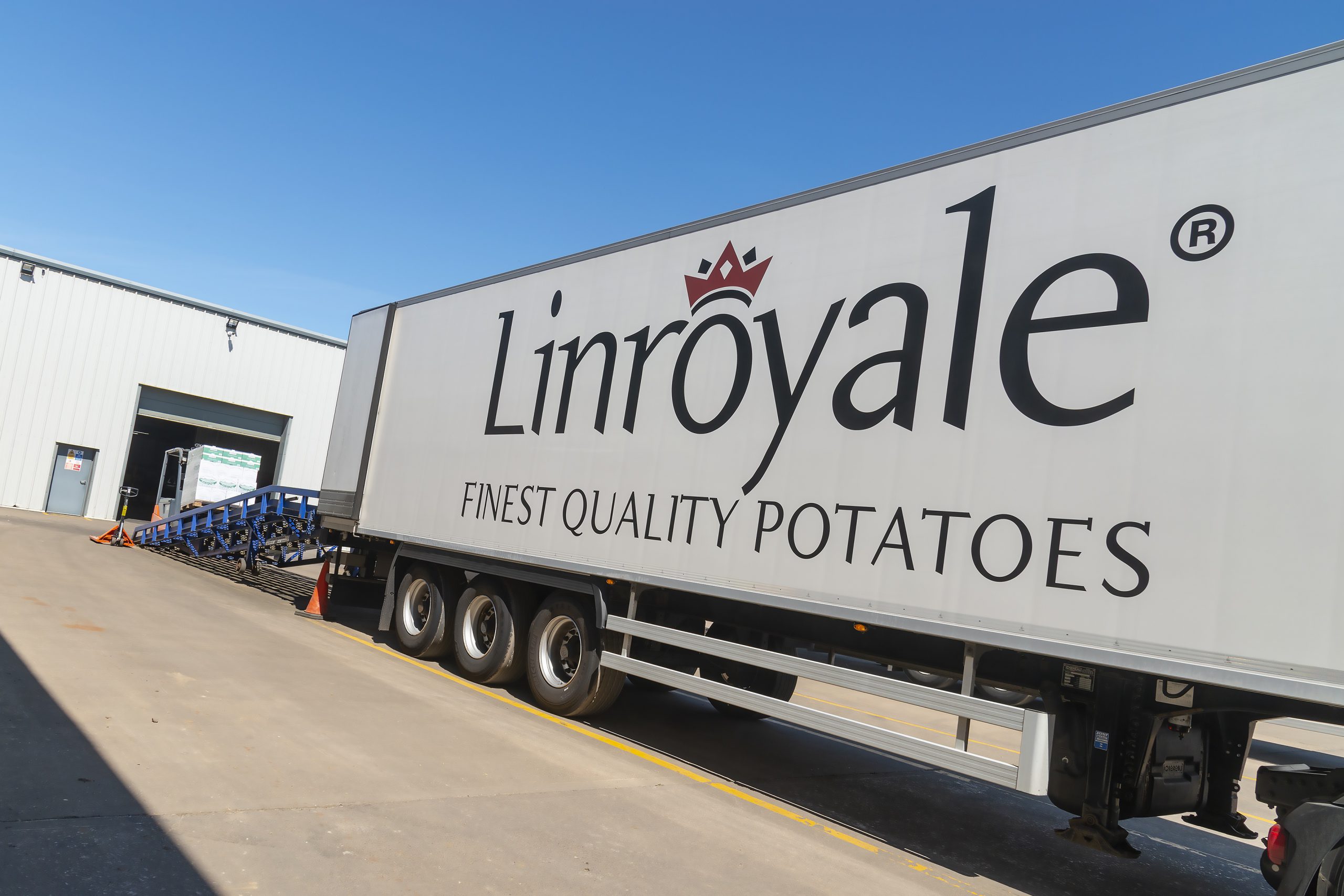 LINROYALE POTATOES BUY BRITISH WITH A CARTWRIGHT INSULINER