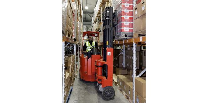 Space saving intralogistics solutions at Logimat