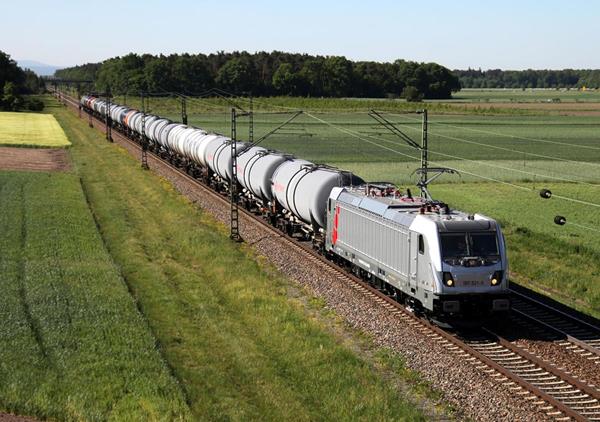 Akiem and Bombardier sign contracts
