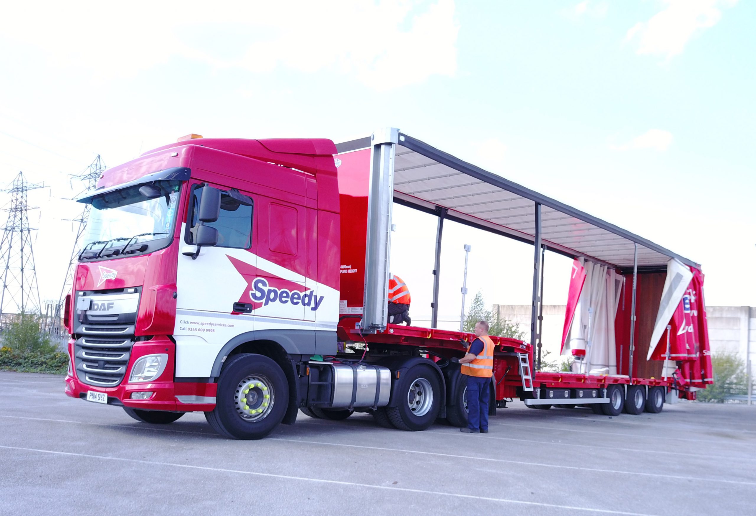 Cartwright Helps Speedy Hire Create a Multi Purpose Delivery Solution with New Curtainsiders