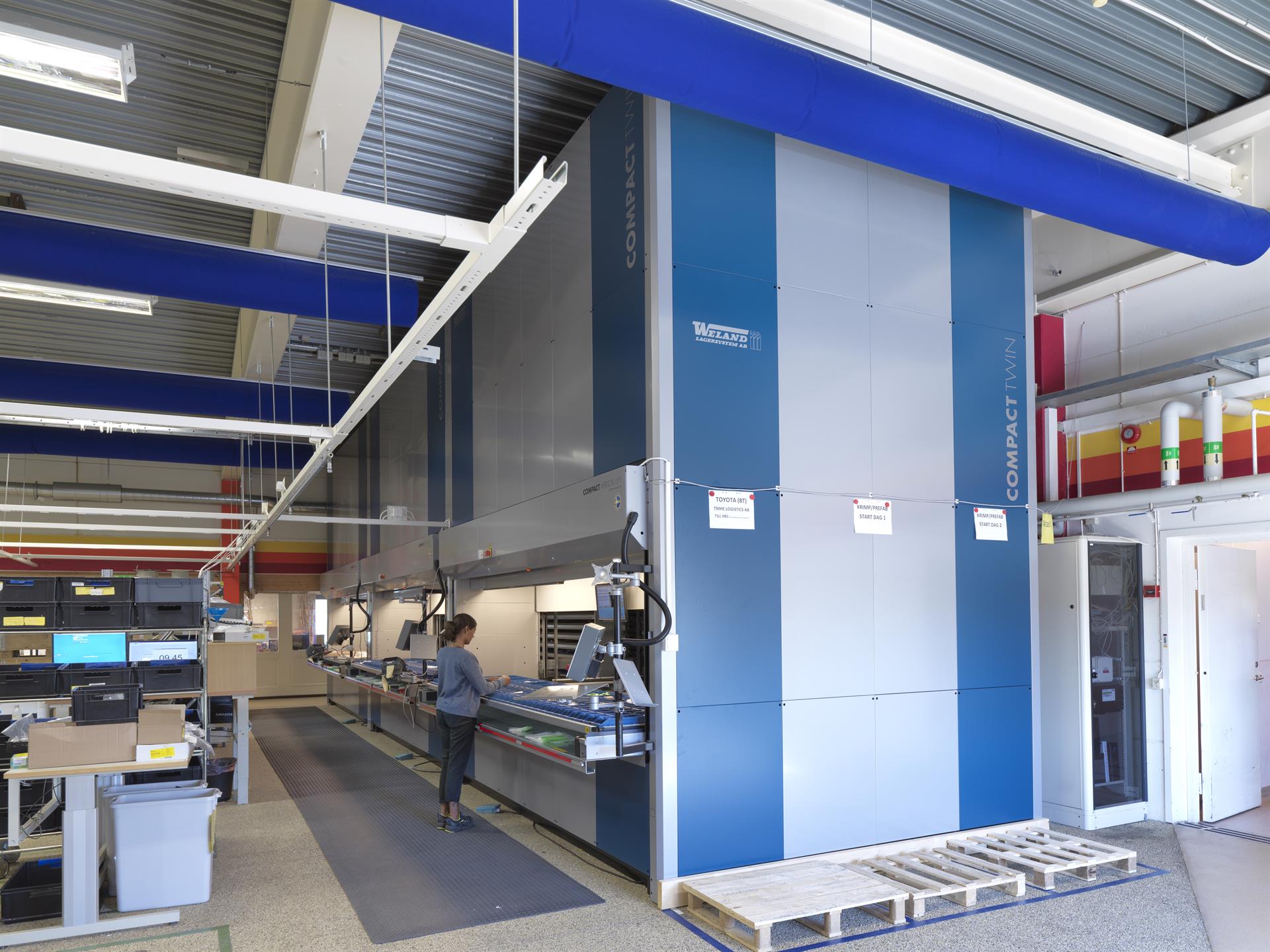 From a traditional shelving system to an acclaimed storage system