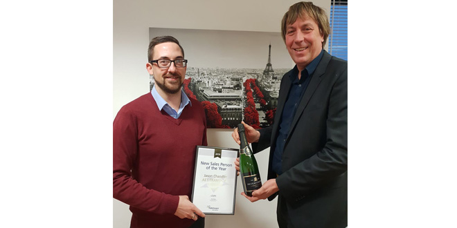 AET TRANSPORT SALES MANAGER LIFTS NATIONAL PALLETWAYS AWARD