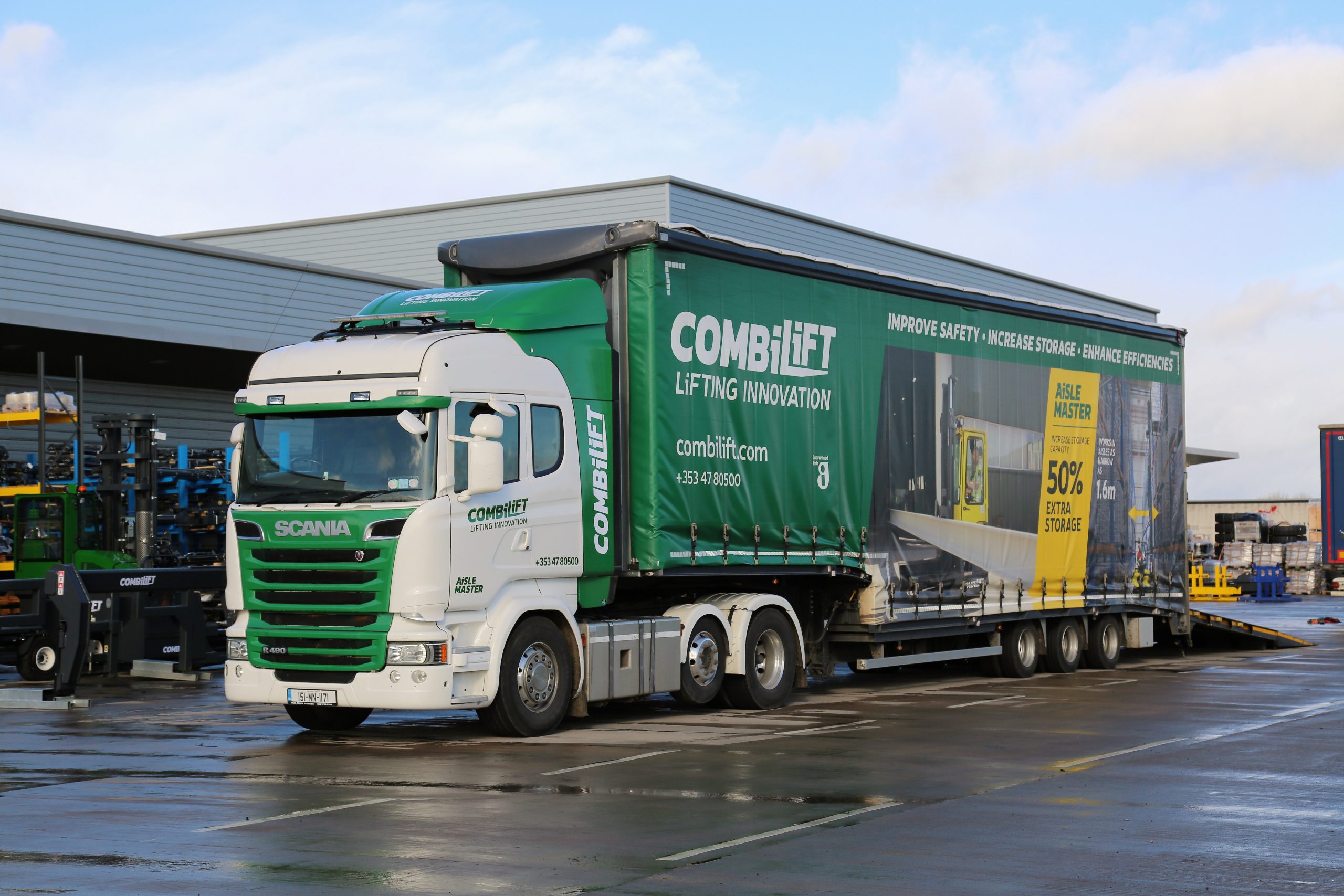 COMBILIFT INCREASES EFFICIENCY FOR DELIVERING ITS PRODUCTS THROUGH CARTWRIGHT TRAILERS