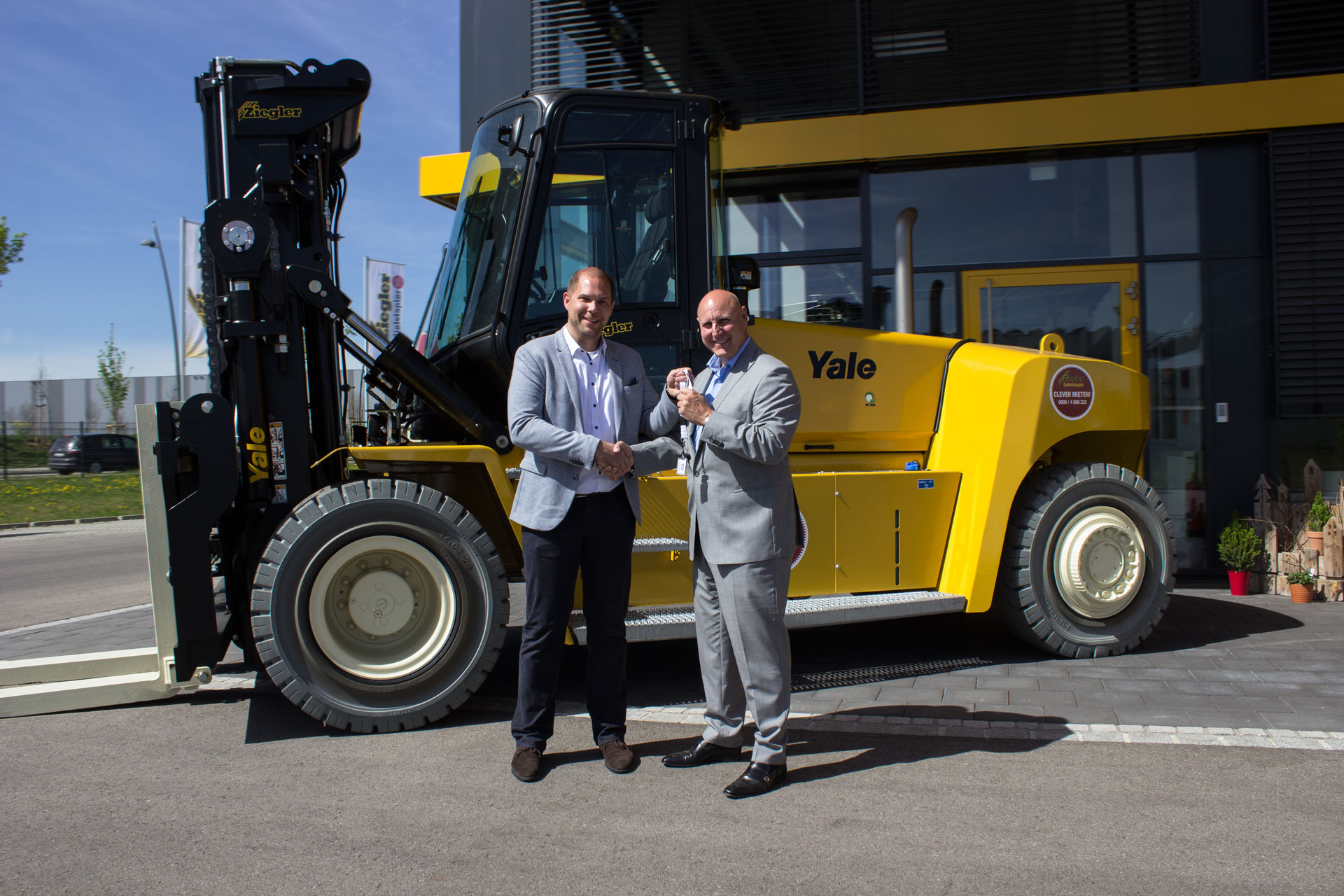 Yale dealers Helmut Reiter and Ziegler Gabelstapler boost rental fleets with highest capacity truck to date
