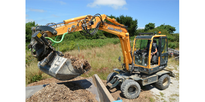 Duck-in and Diving – new wheeled Hyundai for Cornish Plant man!