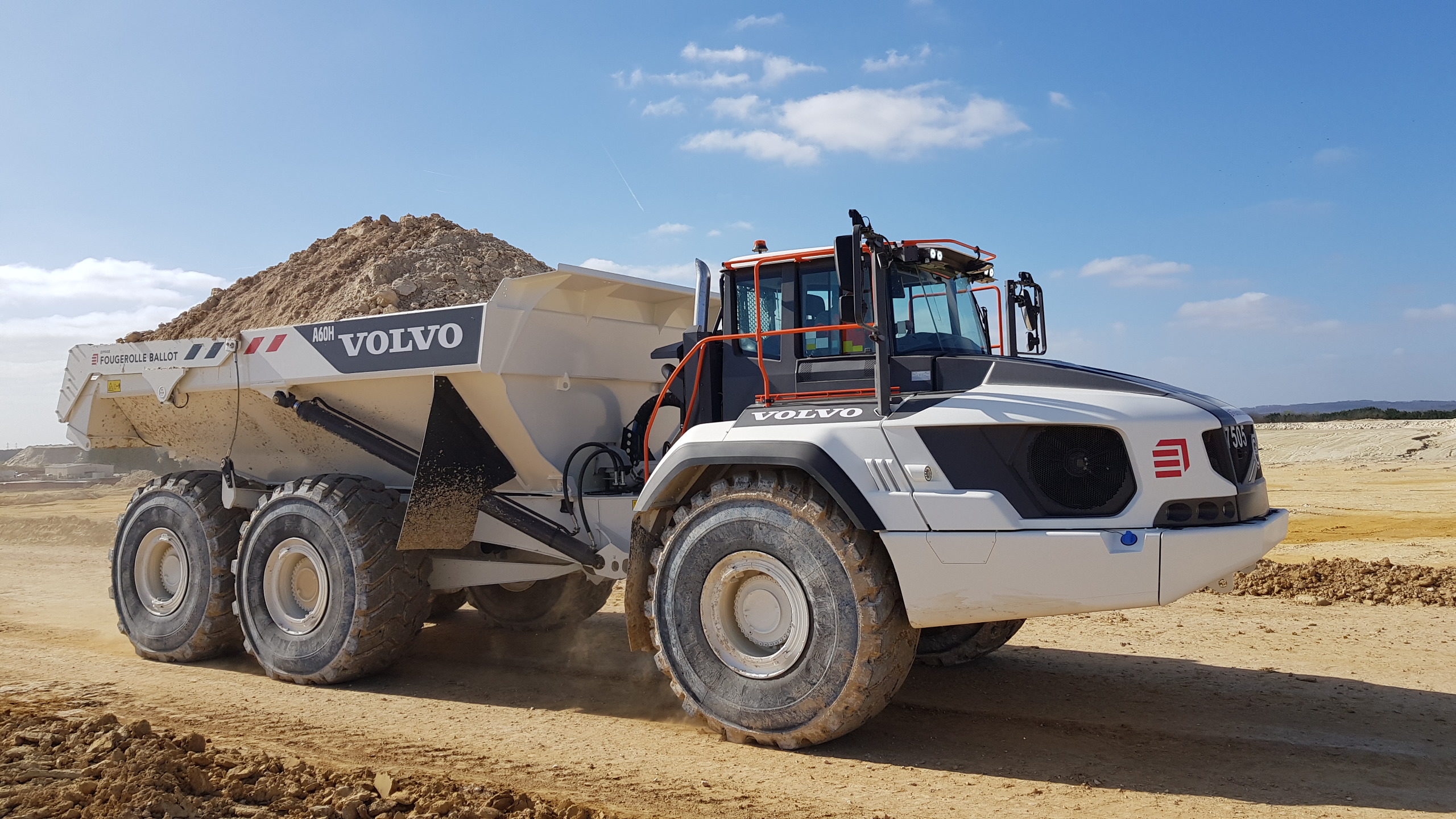 Eiffage chooses Volvo dump trucks equipped with Allison transmission