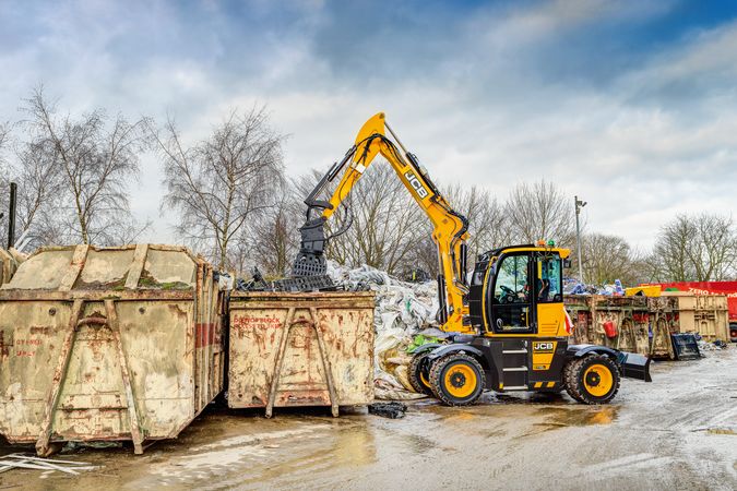 JCB Hydradig for Polymer processing plant