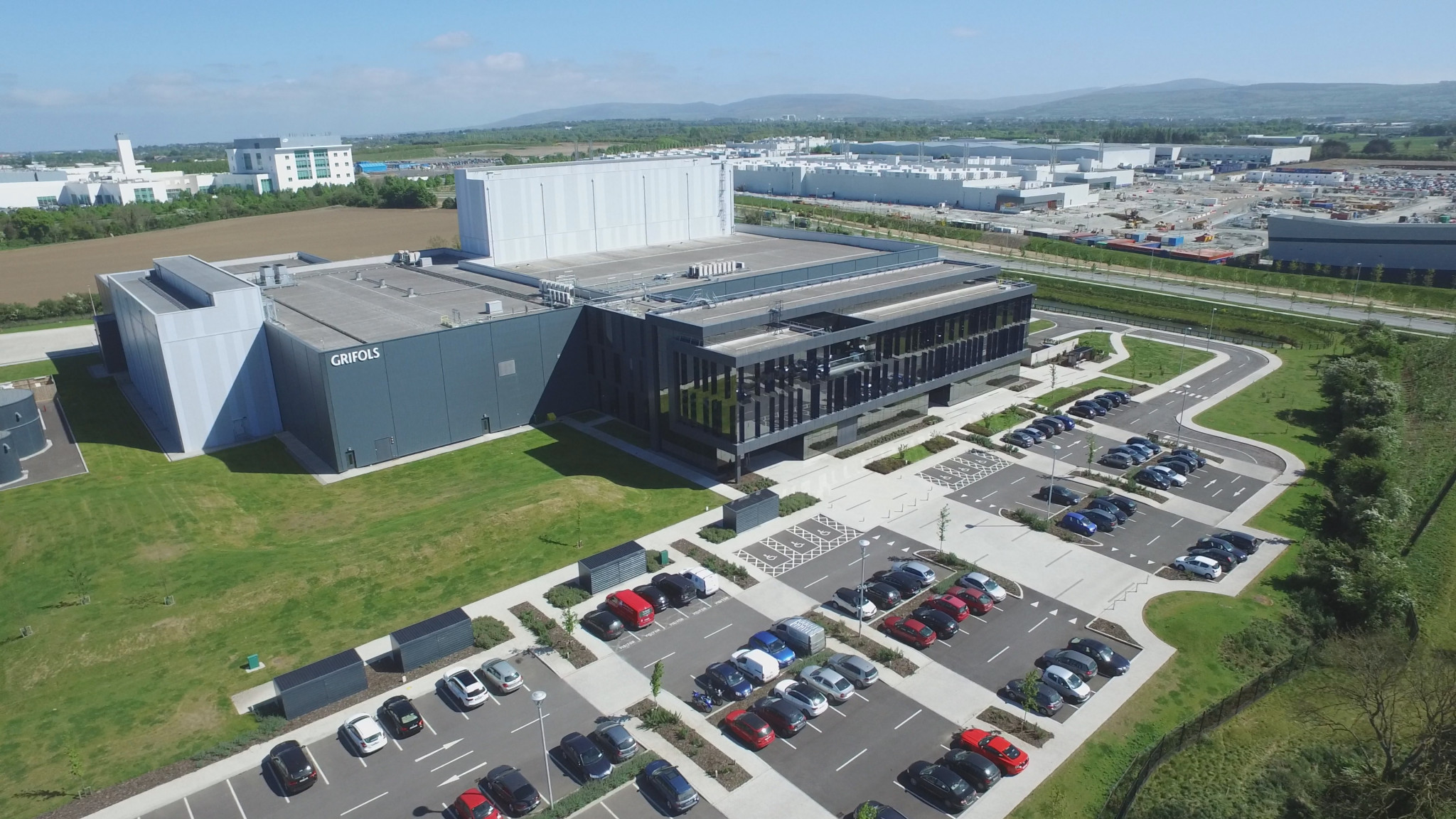 Minus 35 degrees Jungheinrich builds fully automated warehouse for blood plasma
