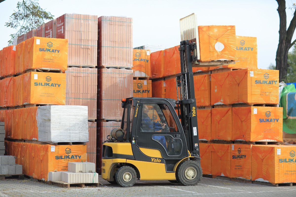 Yale dealer builds constructive relationship with Sewera Polska Chemia