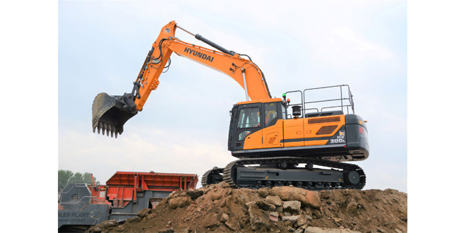 New Hyundai HX300L excavator proves crushing success for Derbyshire company