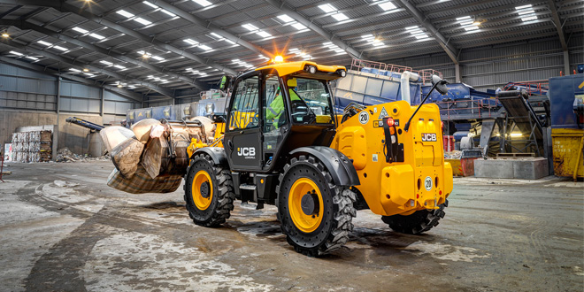 Skip hire specialist adds a JCB Wastemaster Loadall to its fleet