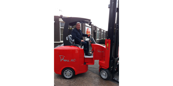 10000th space saving Narrow Aisle Flexi truck leaves the factory