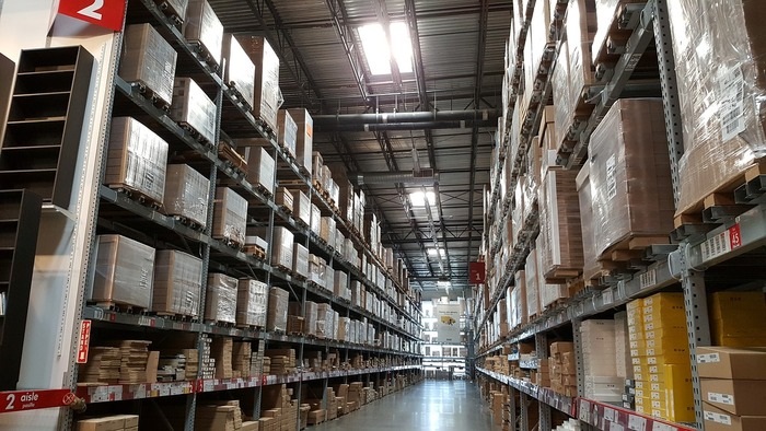 Handling Equipment Firm Emphasises Importance of Pallet Trucks as Stockpiling Reaches Record