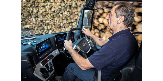 MirrorCam wins a resounding thumbs up from Mendip Wood Shavings drivers