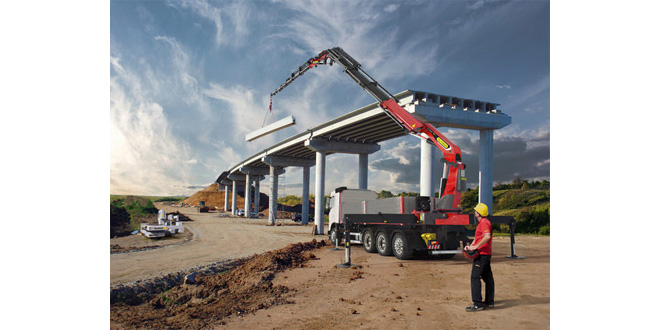 PALFINGER is presenting two new crane models in the 60 meter-tonne segment