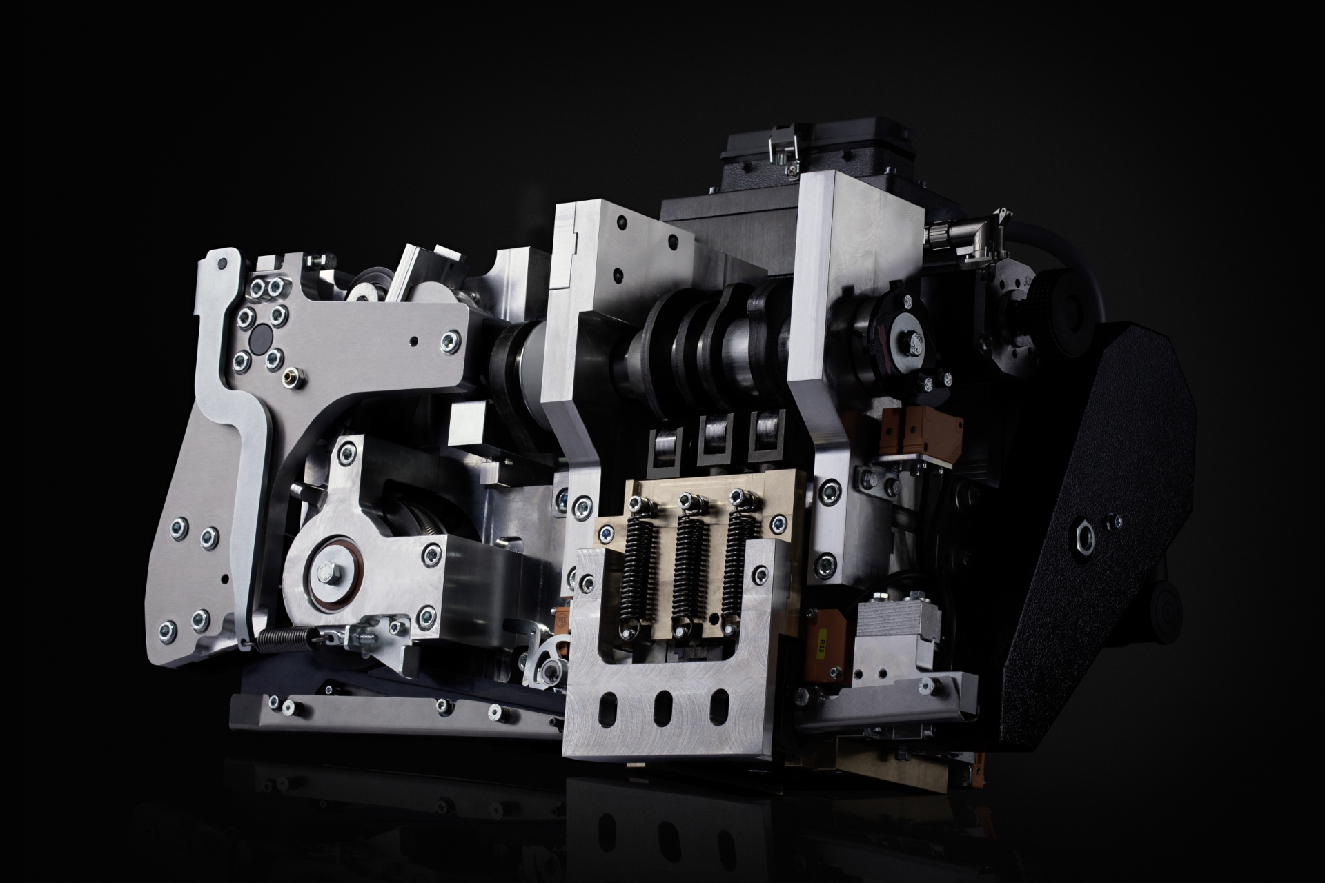 Full power for heavy products Mosca introduces high performance sealing unit for 19 mm straps