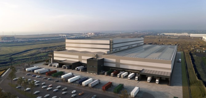 DP WORLD LONDON GATEWAY AND DHL COMMENCE WAREHOUSE BUILD