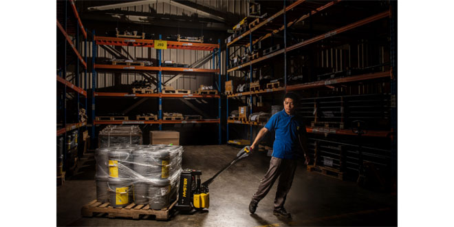 COMPACT NEW HYSTER® LITHIUM-ION PALLET TRUCKS TO BOOST EFFICIENCY