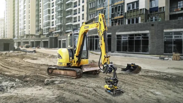 A safe and automatic machine hitch now available for smaller excavators - Latest innovation from Engcon