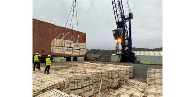 Port of Dundee welcomes timber shipment direct from the Far East